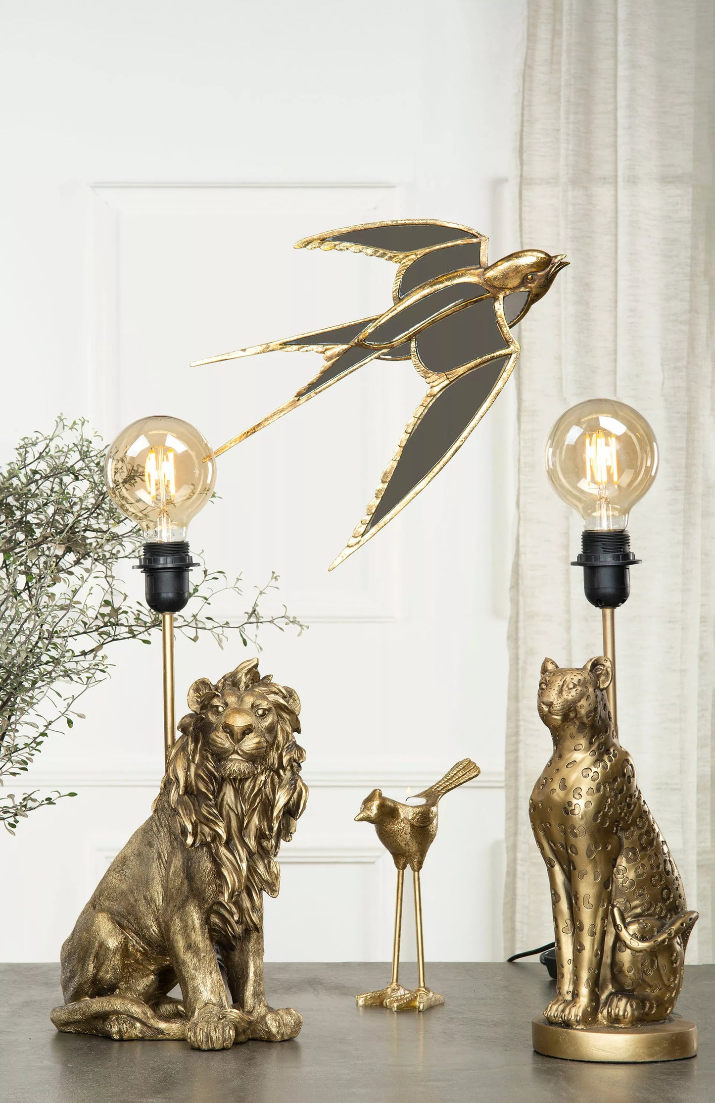 Bordslampa Lejon Poly Mörkguld 25x32 42cm