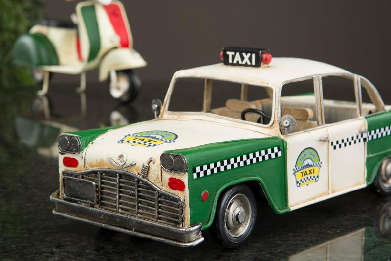 Dekoration Metalldekoration Taxibil Grön 32x14x12cm