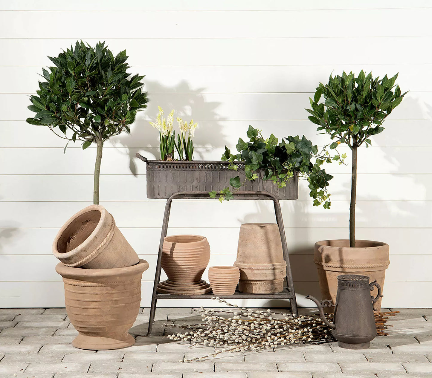 Dekorativ Kanna Lea Metall 30x25cm    I lager: Vecka  9