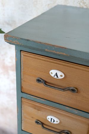 Byrå med 16 lådor H107,5/L67,5/B34 cm antik opal
