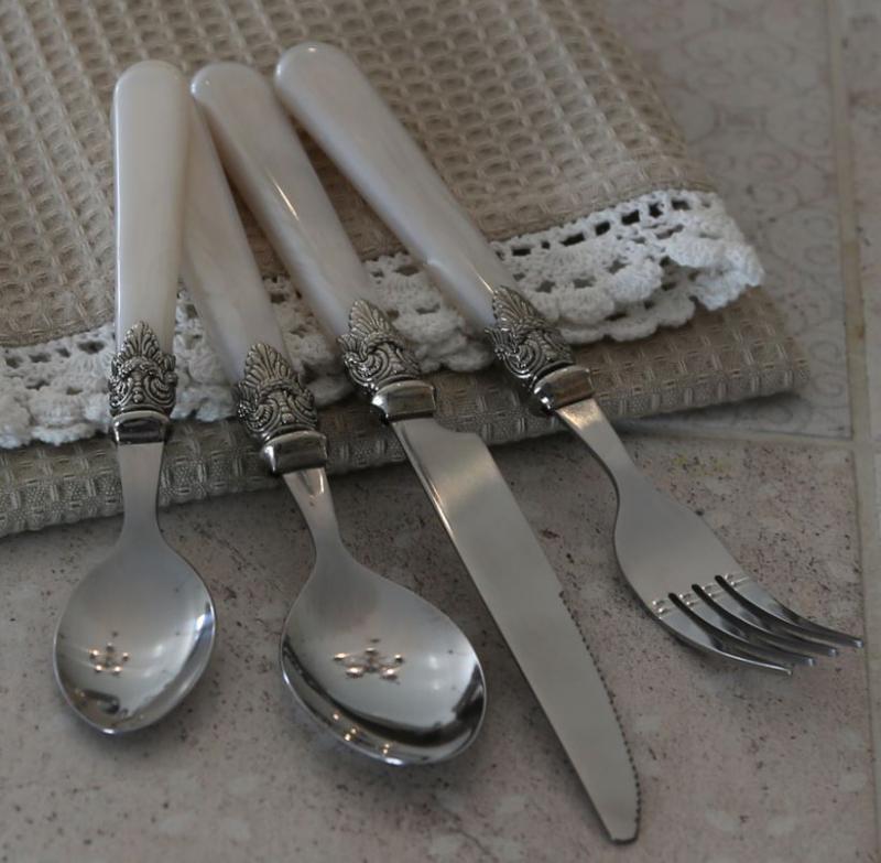 Bestick Linas 16 delar - antik pärlemo vit