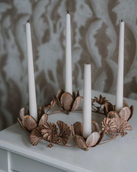 Ljusstake Nona Floral Beige Ø34 cm I lager Mars 2026