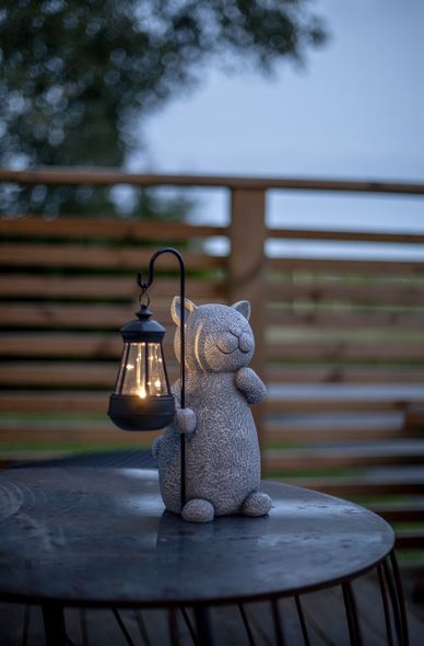 Trädgårdsbelysning DIV. Soldriven Katt med lykta I lager vecka 10